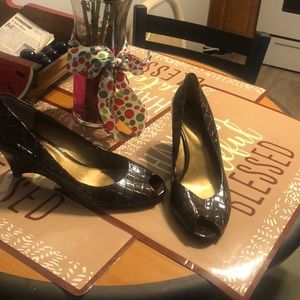 Brown wedge heel crocodile shoes